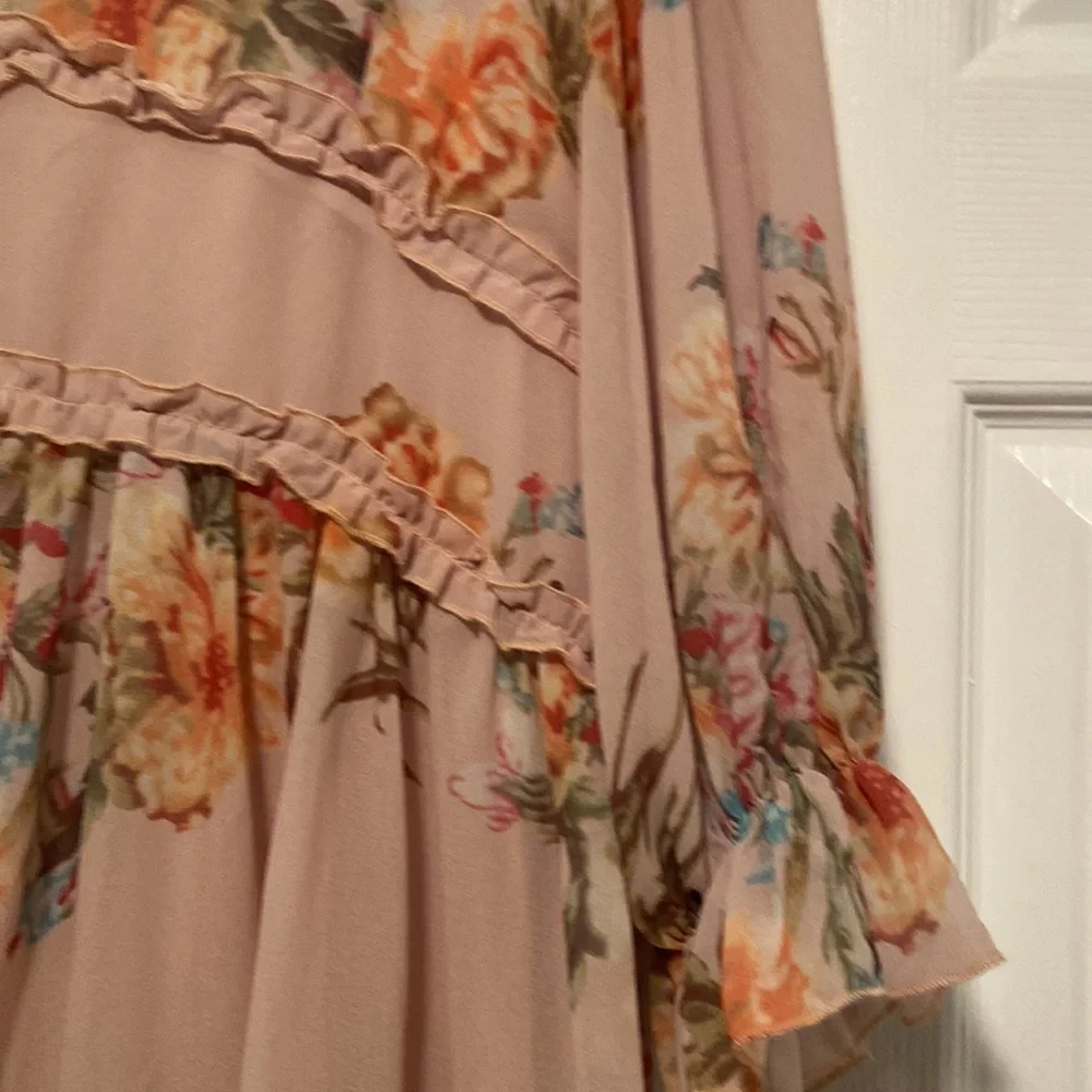Blue B- Romantic tiered floral dress in soft pink - Picture 5 of 7